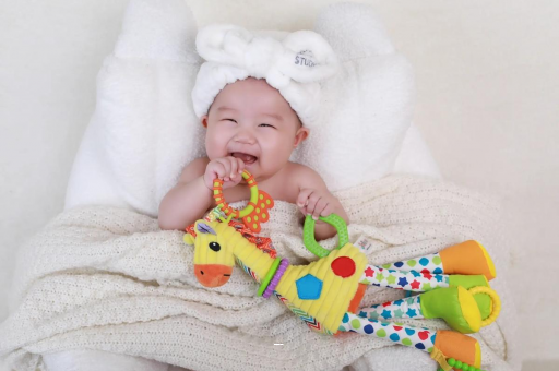 鹰潭四个月宝宝揉眼睛